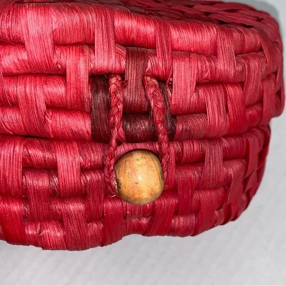 Red Apple Small Braided Clutch Box 6" X 6" X 3" - Picture 4 of 6